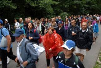 Tisuće vjernika na hodočašću prema Voćinu