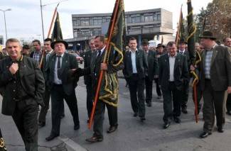 Požega: Lovački mimohod na Dan sv. Huberta