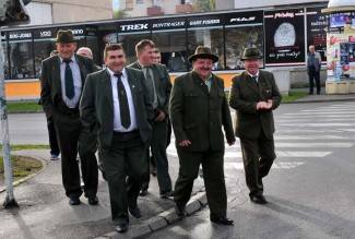 Požega: Lovački mimohod na Dan sv. Huberta