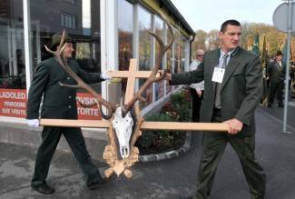 Požega: Lovački mimohod na Dan sv. Huberta