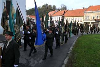 Požega: Lovački mimohod na Dan sv. Huberta