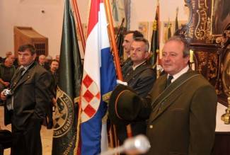 Požega: Lovački mimohod na Dan sv. Huberta