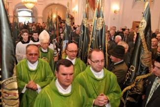 Požega: Lovački mimohod na Dan sv. Huberta