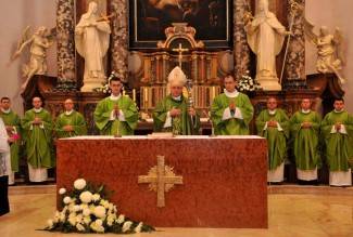 Požega: Lovački mimohod na Dan sv. Huberta