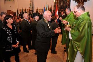 Požega: Lovački mimohod na Dan sv. Huberta