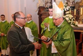 Požega: Lovački mimohod na Dan sv. Huberta