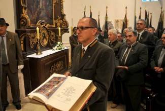 Požega: Lovački mimohod na Dan sv. Huberta