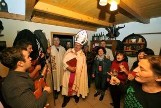 Martinje u podrumima Enjingija, Galića i obitelji Vuković