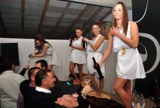 Martinje u podrumima Enjingija, Galića i obitelji Vuković