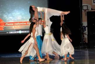 Noć svjetla: Plesni doček Djeda Božićnjaka u Grabriku