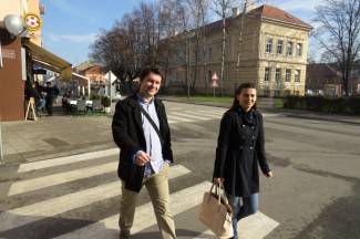 Šetnja gradom: Vedre i nasmijane Požežanke i Požežani