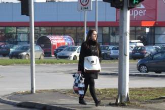 Šetnja gradom: Vedre i nasmijane Požežanke i Požežani