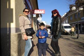 Šetnja gradom: Vedre i nasmijane Požežanke i Požežani