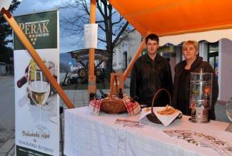 Dođite na Vincelovo da zajedno uživamo u specijalitetima, tamburama i vinu