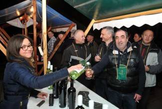 Dođite na Vincelovo da zajedno uživamo u specijalitetima, tamburama i vinu