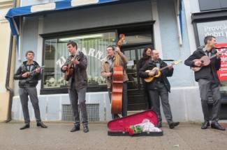 Subotnja svirka gradom: Dan žena s Poseganom