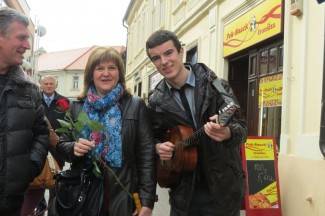 Subotnja svirka gradom: Dan žena s Poseganom