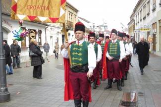 Pripazite: Neke gradske ulice bit će zatvorene za promet. Ne sjedajte za upravljač, ako ste pili alkohol