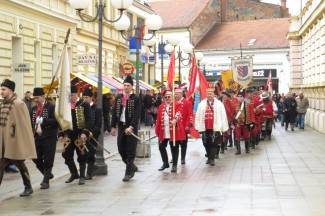 Pripazite: Neke gradske ulice bit će zatvorene za promet. Ne sjedajte za upravljač, ako ste pili alkohol