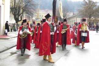 Pripazite: Neke gradske ulice bit će zatvorene za promet. Ne sjedajte za upravljač, ako ste pili alkohol