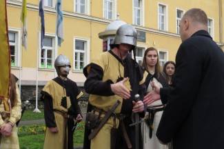 Pripazite: Neke gradske ulice bit će zatvorene za promet. Ne sjedajte za upravljač, ako ste pili alkohol
