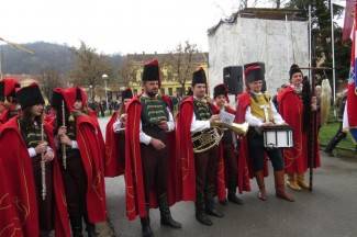 Pripazite: Neke gradske ulice bit će zatvorene za promet. Ne sjedajte za upravljač, ako ste pili alkohol
