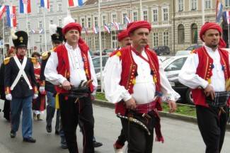 Pripazite: Neke gradske ulice bit će zatvorene za promet. Ne sjedajte za upravljač, ako ste pili alkohol