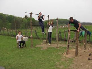 Field workout: Izradili sprave i vježbaju u Rocky ambijentu