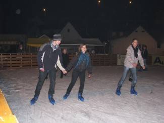 Požega: Noćno klizanje + DJ Topa