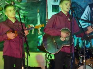 Napravili feštu i skupili robu za siromašne (video)