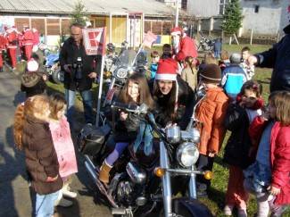 Požega: Moto mrazovi s mališanima