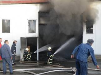 Spašavanje Studenca: Vatrogasci i radnici protiv vatre i dima
