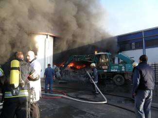 Spašavanje Studenca: Vatrogasci i radnici protiv vatre i dima