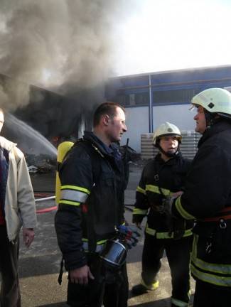 Spašavanje Studenca: Vatrogasci i radnici protiv vatre i dima
