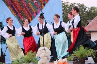 Grabarje: Smotra folklora ¨Poljadija u srcu¨