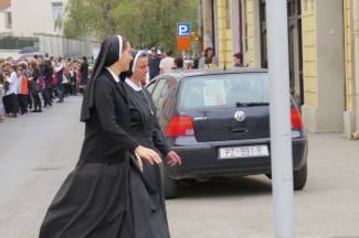 Procesija i misa: Požeški vjernici proslavili blagdan sv. Terezije