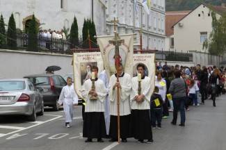 Procesija i misa: Požeški vjernici proslavili blagdan sv. Terezije