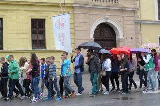 Procesija i misa: Požeški vjernici proslavili blagdan sv. Terezije