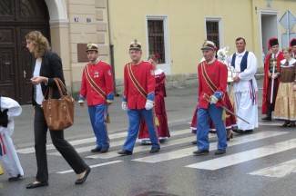 Procesija i misa: Požeški vjernici proslavili blagdan sv. Terezije