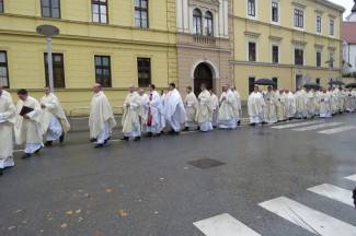 Procesija i misa: Požeški vjernici proslavili blagdan sv. Terezije
