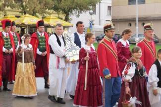 Procesija i misa: Požeški vjernici proslavili blagdan sv. Terezije