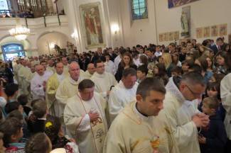 Procesija i misa: Požeški vjernici proslavili blagdan sv. Terezije