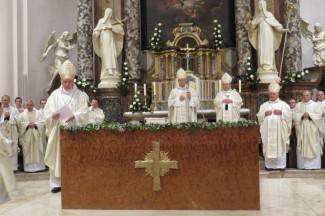 Procesija i misa: Požeški vjernici proslavili blagdan sv. Terezije