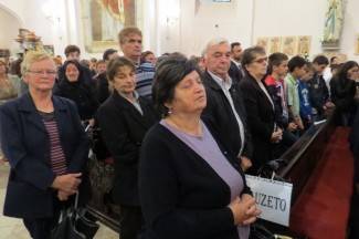 Procesija i misa: Požeški vjernici proslavili blagdan sv. Terezije