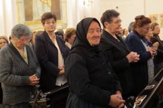 Procesija i misa: Požeški vjernici proslavili blagdan sv. Terezije