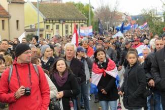 Vukovar: Žitelji požeške županije u Koloni sjećanja