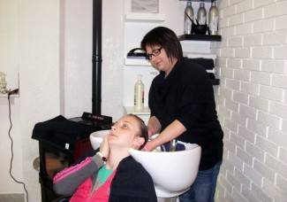 Frizerski salon ¨Sandra¨: Ljudi dolaze znatiželjni, a odlaze zadovoljni Frizerski salon ¨Sandra¨: Ljudi dolaze znatiželjni, a odlaze zadovoljni