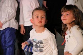 Pleterničke mažoretkinje priredile doček Djedu Božićnjaku