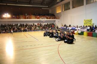 Pleterničke mažoretkinje priredile doček Djedu Božićnjaku