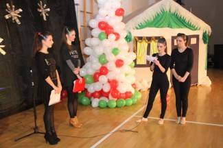 Pleterničke mažoretkinje priredile doček Djedu Božićnjaku